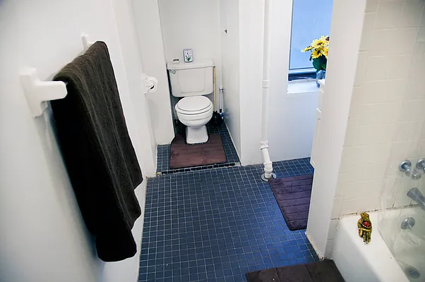 Rented by APT212 INC | media 32