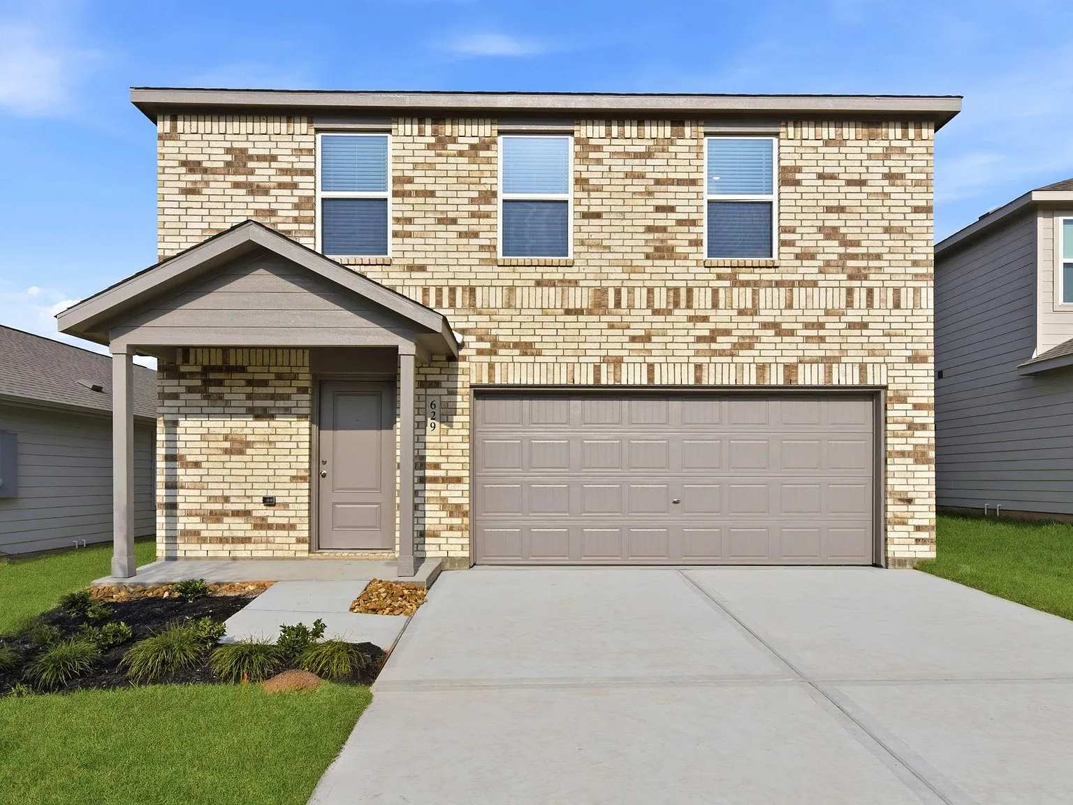 4 bed, 2.5 bath, 1979 sqft, $1,800 — Photo 4