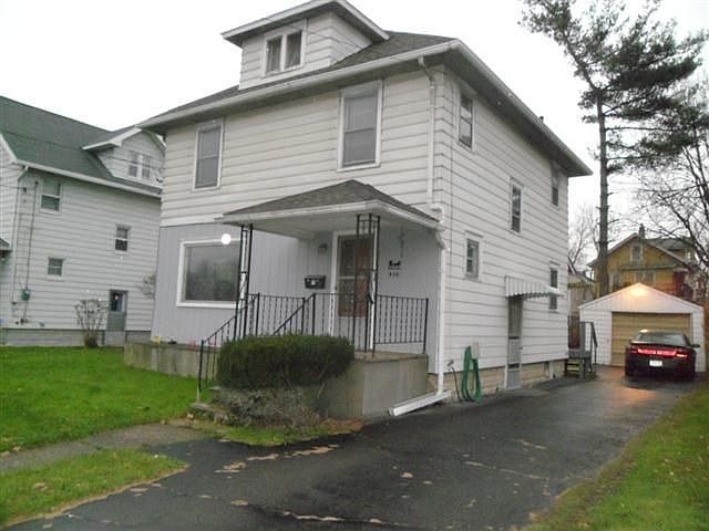 1st image of 400 Grand Ave