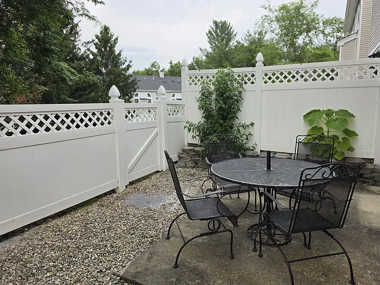 303 Harvest Ln — Photo 28