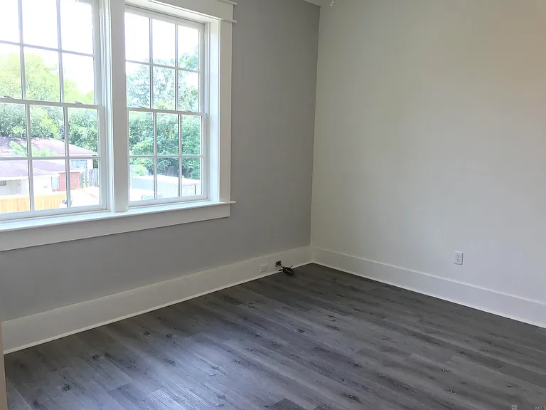 1509 Highland Rd — Photo 3