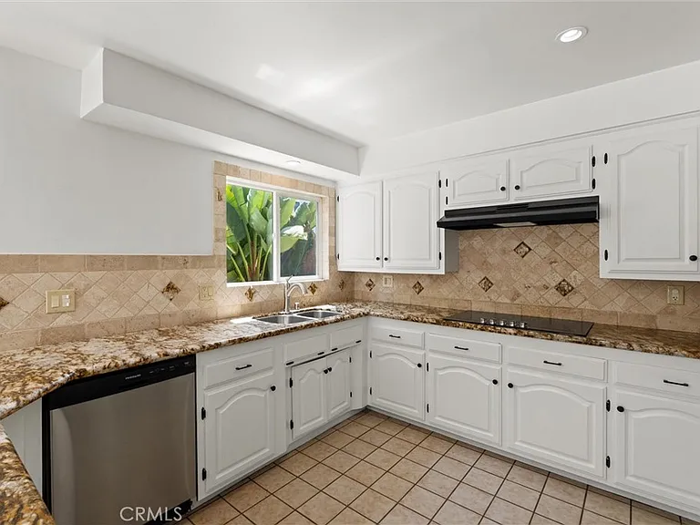337 La Verne Ave — Photo 6