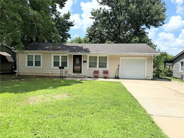 737 N Woodland St, Olathe, KS 66061