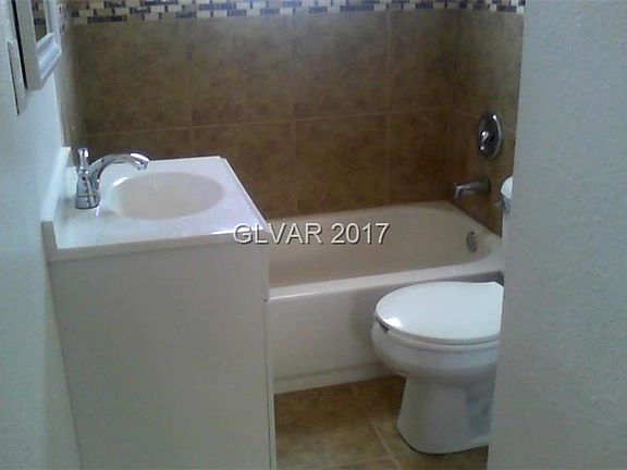 2nd image of 319 N 8th St APT A