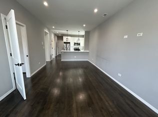 3673 N Elston Ave #1F, Chicago, IL 60618