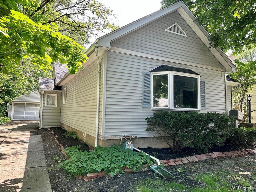 105 Elm St, Tonawanda, NY 14150 Zillow