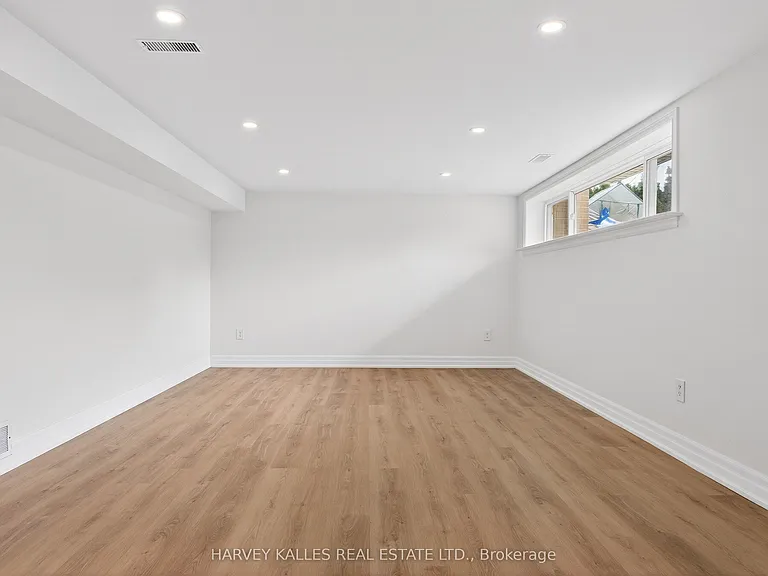 67 Robinglade Dr #BASEMENT — Photo 5