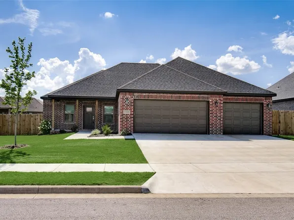 2105 Dobbs St, Pea Ridge, AR 72751
