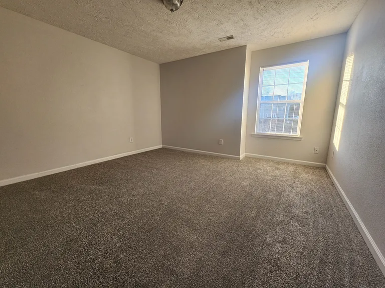 1720 Portview Ct — Photo 9