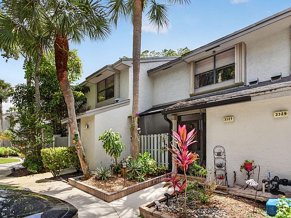 2nd image of 3327 Carambola Circle S