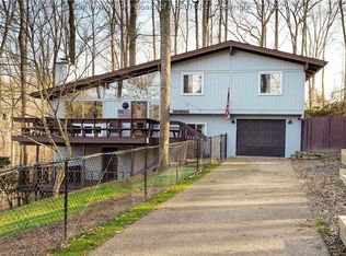 643 Seneca Hills Dr, Elkview, WV 25071