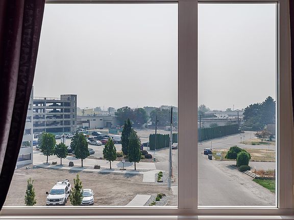 5th image of 1550 Dickson Ave #405