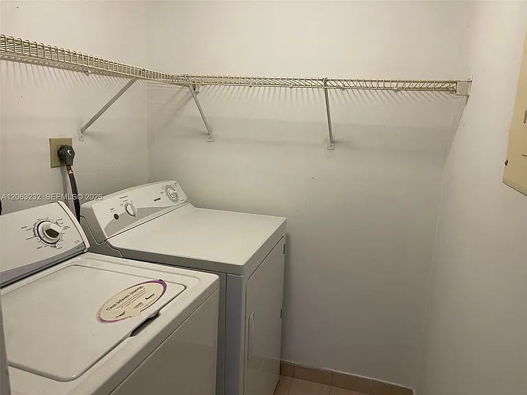 9491 Palm Cir S #203 — Photo 5