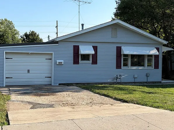 911 W 3rd St, Cameron, MO 64429