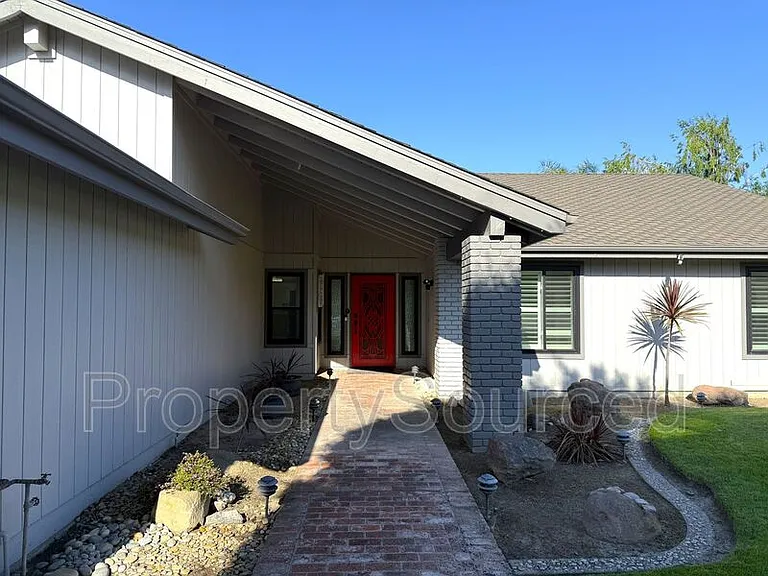 1351 Aksland Dr — Photo 4