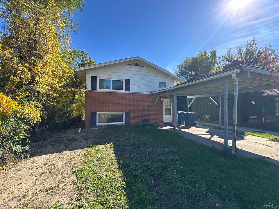 17th image of 3088 Schaefer St