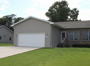 1000A N Beadle Dr, Carbondale, IL 62901