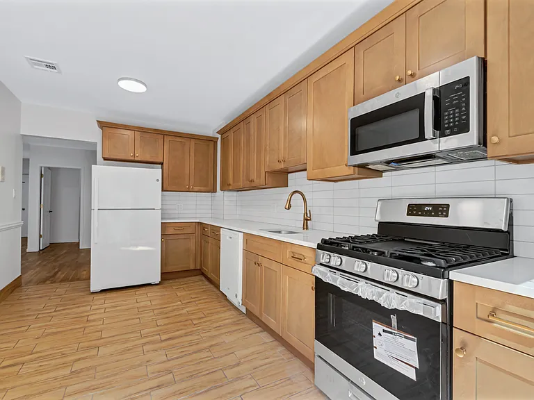 194 Sackett St #1 — Photo 8