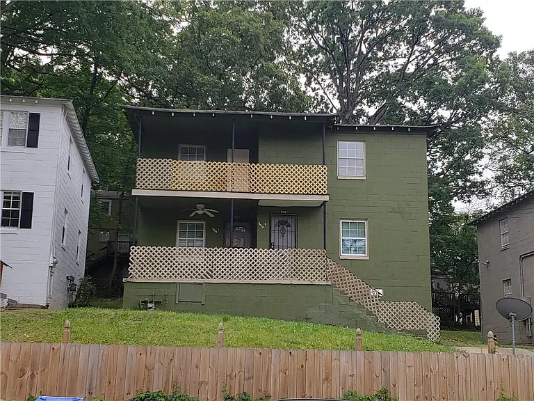 1070 Ollie Cir NW — Photo 1