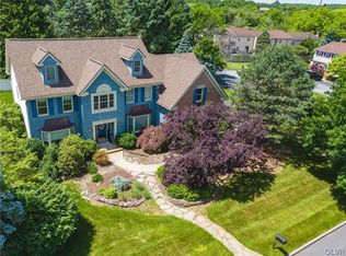 4831 S Hedgerow Dr, Allentown, PA 18103