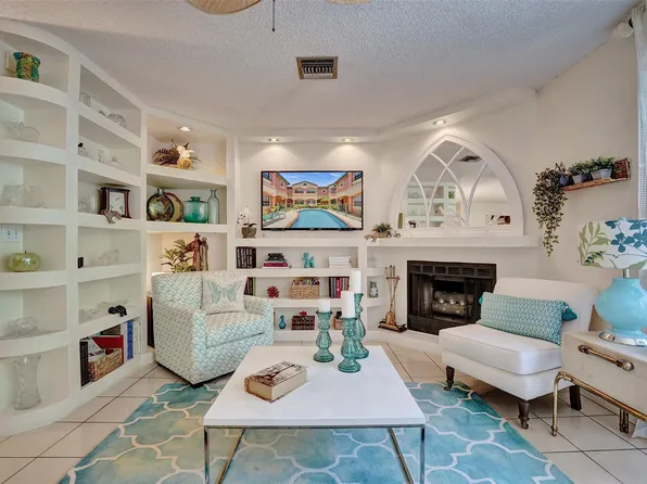 801 NE 1st Street #4, Fort Lauderdale, FL 33301