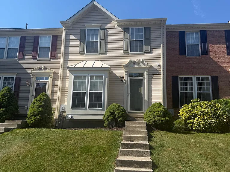 101 Colts Neck Dr — Photo 1