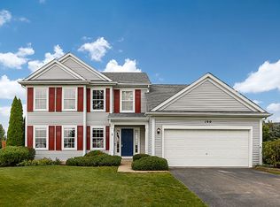 190 White Oak Dr, North Aurora, IL 60542