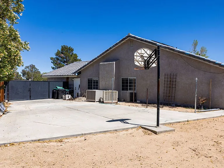 1221 Alysa Ct — Photo 29