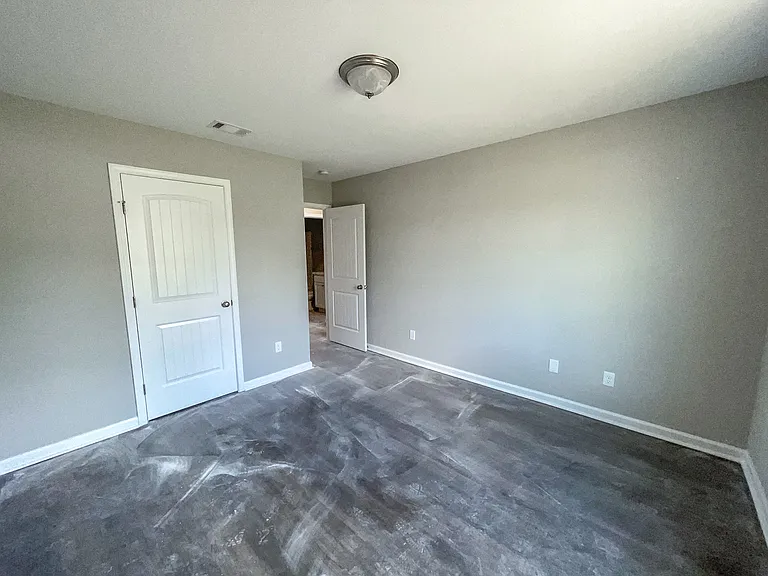 105 Callaway Cres — Photo 10