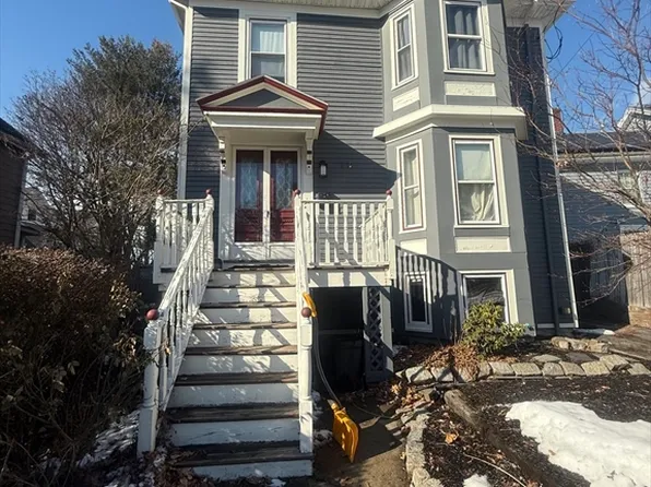21 Pond St, Hyde Park, MA 02136