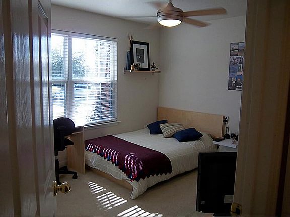 Guest bedroom