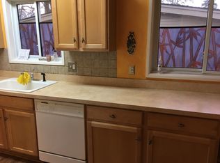 982 Brooklawn Rd, Troy, MI 48084