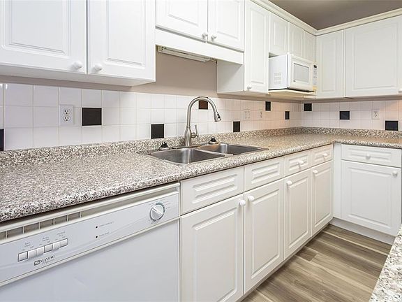5th image of UNIT 149-515 Kenderdine ROAD