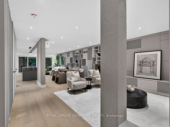 4th image of 217 Chaplin Cres