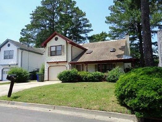 2nd image of 560 Stuart Cir