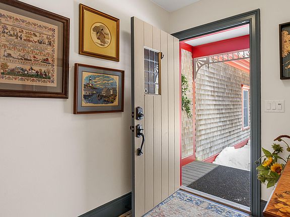 3rd image of 9 Horseshoe Bend Way