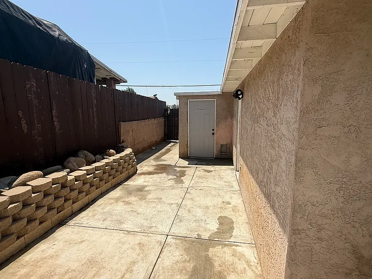 9712 Saint George St — Photo 54