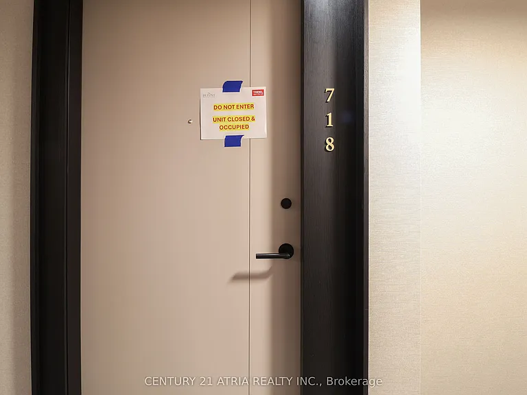 858 Dupont St #718 — Photo 2