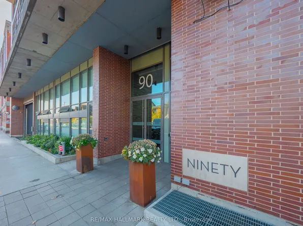 90 Broadview Ave #602, Toronto, ON M4M 0A7