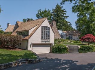 2 Hilltop Rd, Norwalk, CT 06854