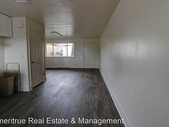 3rd image of 1818 S Columbia Ln #1822