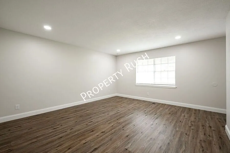 7714 Nautical Way "A" - Renovated 2 bed/1 bath rental unit in Chattanooga! $1,250/mo. — Photo 3