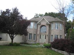 2107 Debbie Ct, Naperville, IL 60565