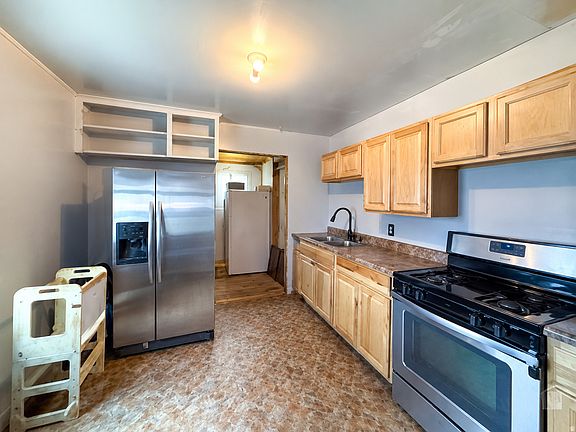 3rd image of 157 Berkley Ave