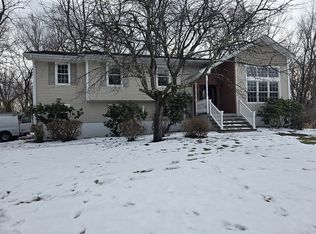 32 Pinebrook Loop, Hopewell Junction, NY 12533