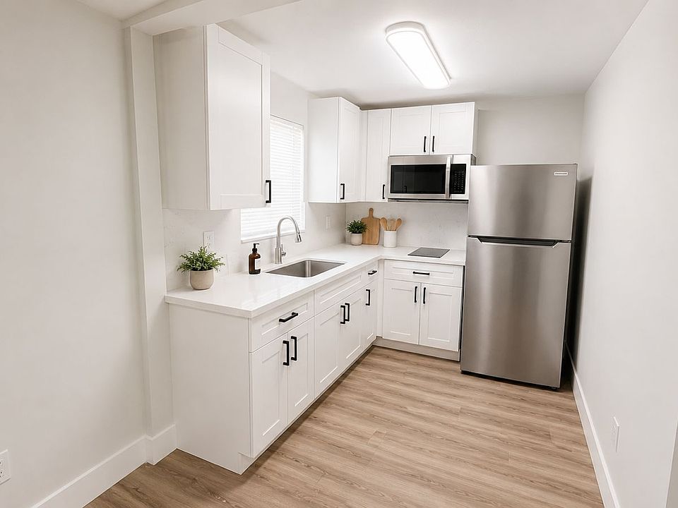 1st image of 2336 Roosevelt St #B