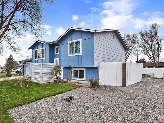 3rd image of 1000 Sweetwood Cir