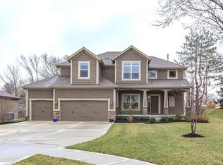 5839 Charlotte St, Shawnee, KS 66216