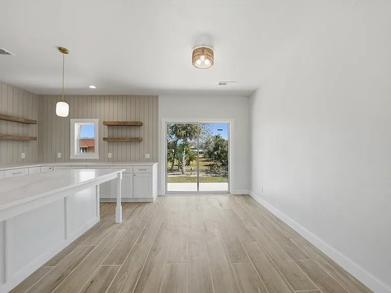 3320 Palm Dr — Photo 5
