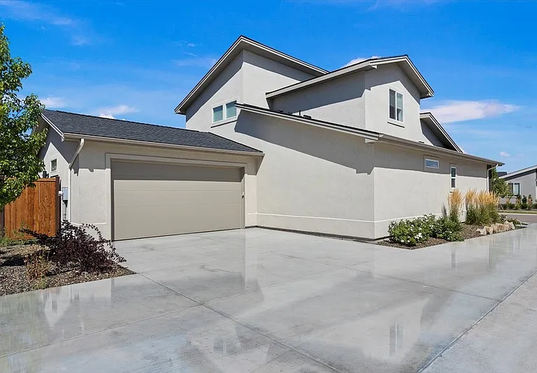 8283 W Shams Ln — Photo 32